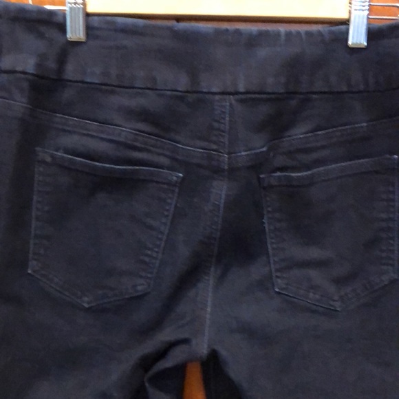 Chico’s Capri - Picture 3 of 8